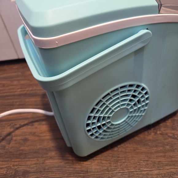 Countertop Ice Maker, 26 lbs/Day ice Production, 2 Sizes, 8 ice Cubes in 6 Minut - Picture 5 of 5